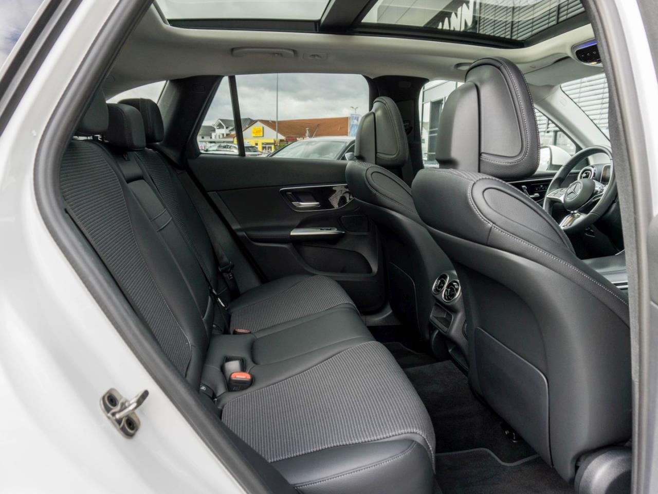 Mercedes-Benz GLC 200 4M Avantgarde Panorama Standheizung 360°