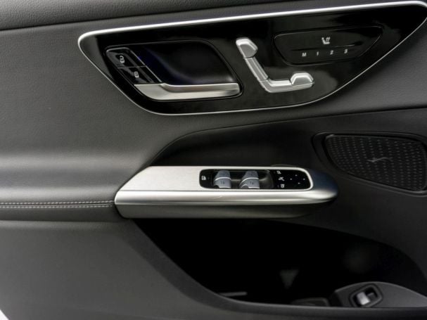 Mercedes-Benz GLC 200 4M Avantgarde Panorama Standheizung 360°