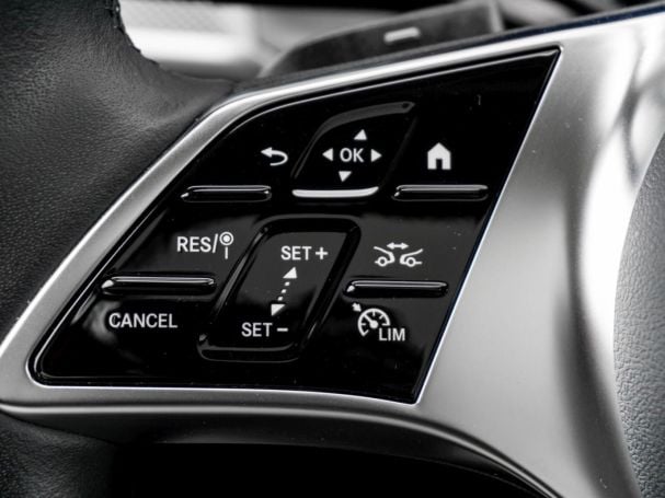 Mercedes-Benz GLC 200 4M Avantgarde Panorama Standheizung 360°