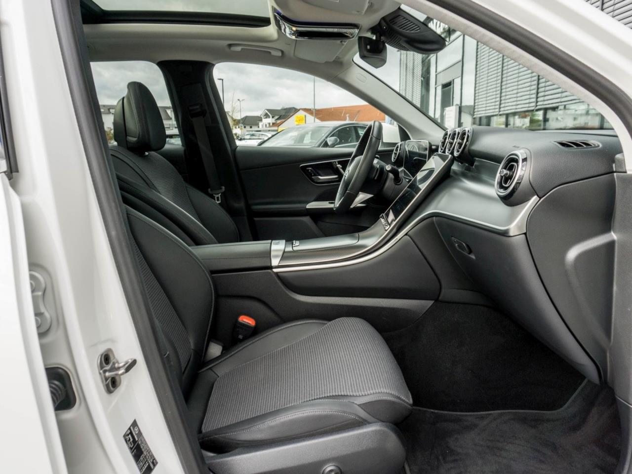 Mercedes-Benz GLC 200 4M Avantgarde Panorama Standheizung 360°