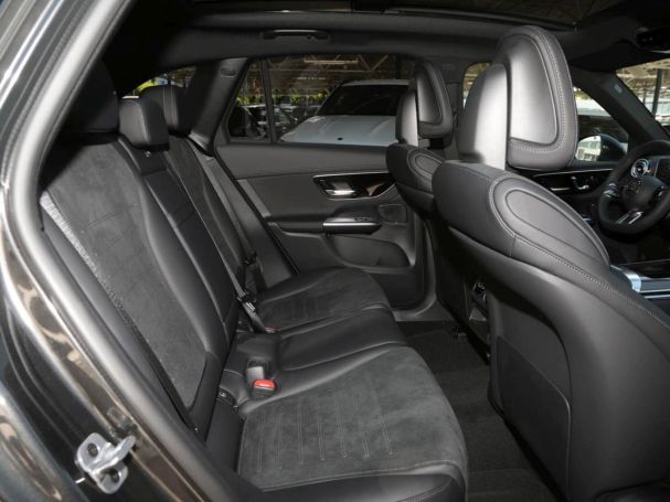 Mercedes-Benz GLC 220 d 4MATIC AMG Panorama Memory AHK 360° Mercedes-Benz GLC 220 d 4MATIC AMG Panorama Memory AHK 360°