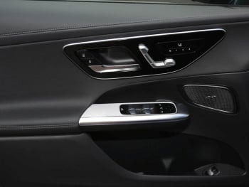 Mercedes-Benz GLC 220 d 4MATIC AMG Night Panorama AHK 360° Mercedes-Benz GLC 220 d 4MATIC AMG Night Panorama AHK 360°