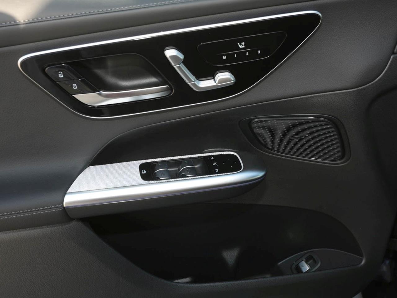 Mercedes-Benz GLC 220 d 4MATIC AMG Night Panorama 360° AHK Mercedes-Benz GLC 220 d 4MATIC AMG Night Panorama 360° AHK