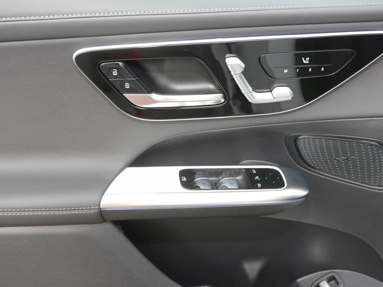 Mercedes-Benz GLC 220 d 4MATIC AMG Night Distronic Panorama AHK