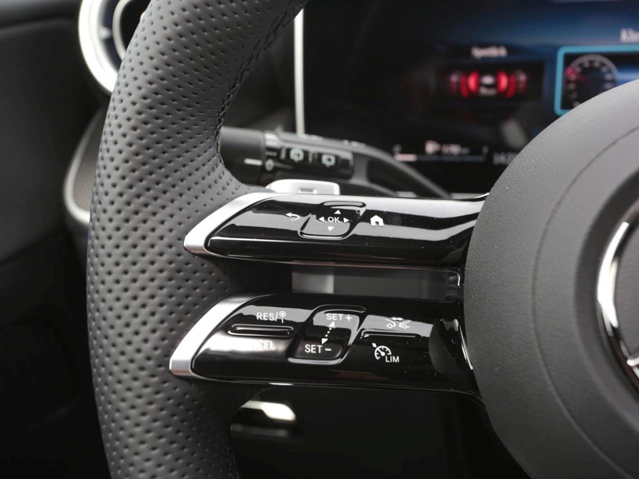 Mercedes-Benz GLC 220 d 4MATIC AMG Night Distronic Panorama AHK