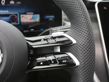 Mercedes-Benz GLC 220 d 4MATIC AMG Night Distronic Panorama AHK