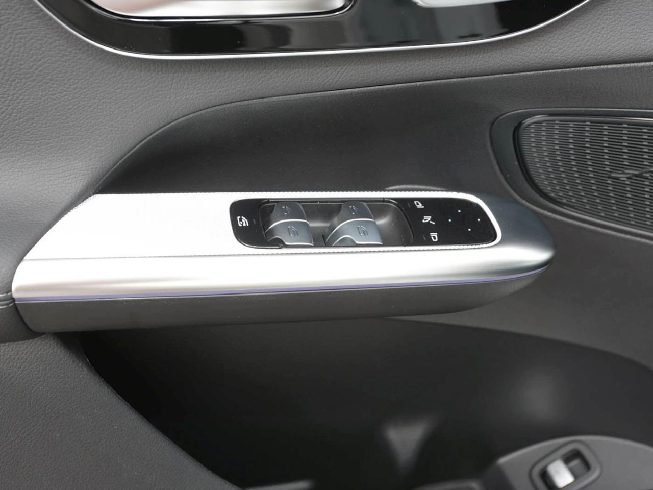 Mercedes-Benz GLC 220 d 4MATIC AMG Night Distronic Panorama AHK