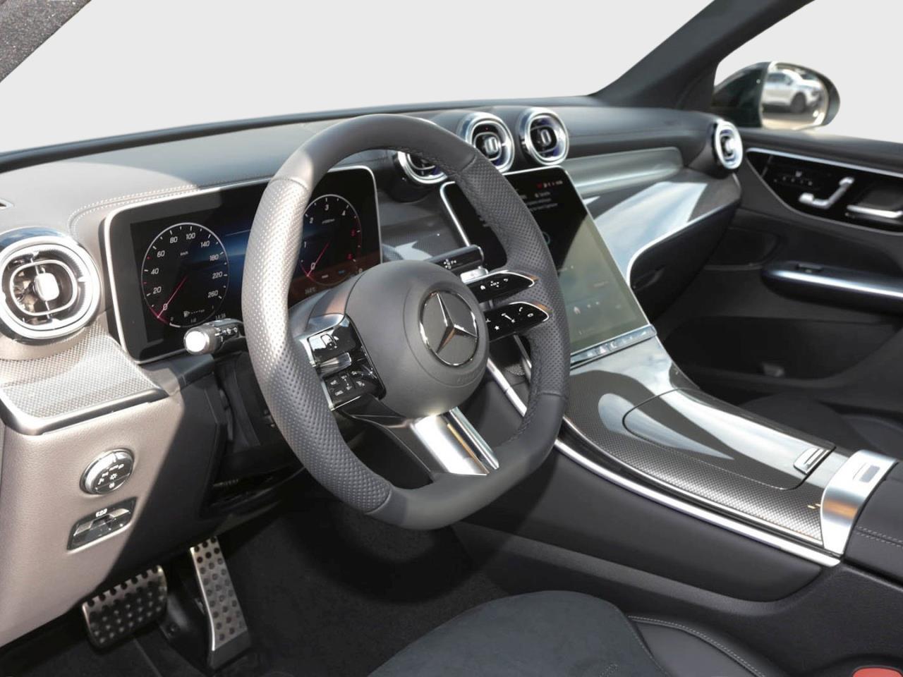 Mercedes-Benz GLC 220 d 4MATIC AMG Night Panorama Memory AHK Mercedes-Benz GLC 220 d 4MATIC AMG Night Panorama Memory AHK