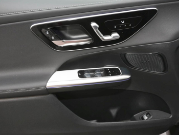 Mercedes-Benz GLC 220 d 4MATIC AMG Night Panorama 360° AHK Mercedes-Benz GLC 220 d 4MATIC AMG Night Panorama 360° AHK