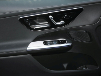 Mercedes-Benz GLC 220 d 4MATIC AMG MBUX Navi MBUX DynLi SpurH Mercedes-Benz GLC 220 d 4MATIC AMG MBUX Navi MBUX DynLi SpurH