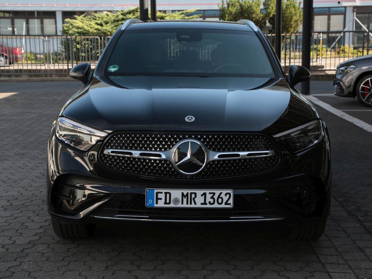 Mercedes-Benz GLC 220 d 4MATIC AMG MBUX Navi MBUX DynLi SpurH Mercedes-Benz GLC 220 d 4MATIC AMG MBUX Navi MBUX DynLi SpurH