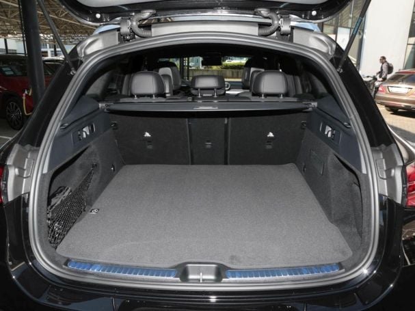 Mercedes-Benz GLC 220 d 4MATIC AMG MBUX Navi MBUX DynLi SpurH Mercedes-Benz GLC 220 d 4MATIC AMG MBUX Navi MBUX DynLi SpurH