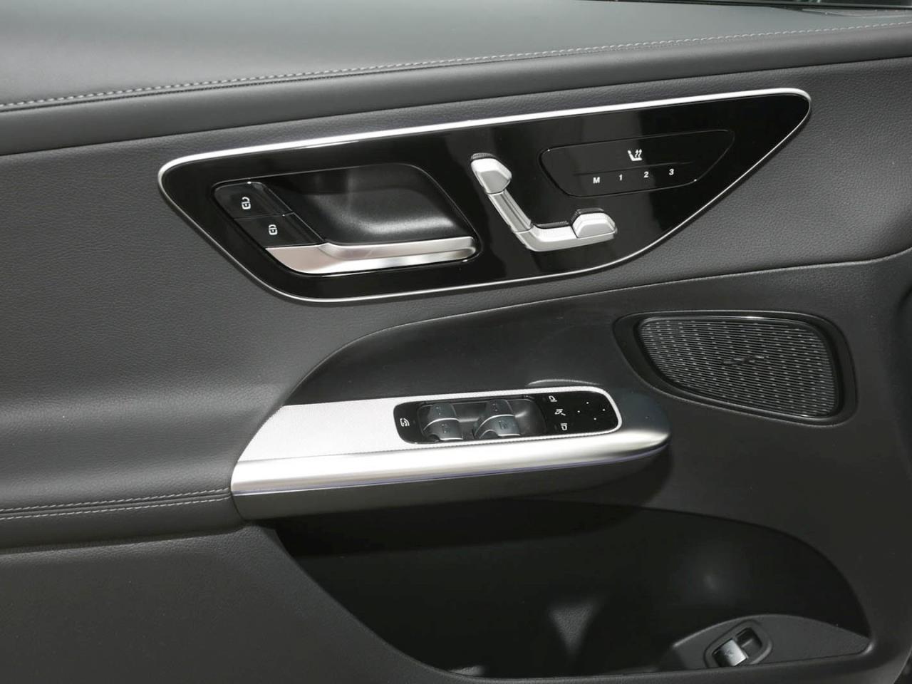 Mercedes-Benz GLC 220 d 4MATIC AMG Night Panorama AHK 360° Mercedes-Benz GLC 220 d 4MATIC AMG Night Panorama AHK 360°