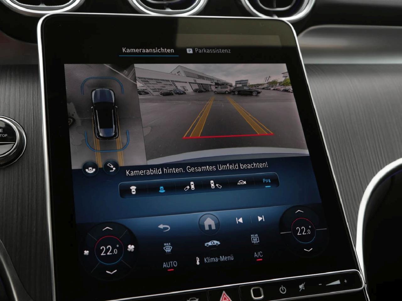 Mercedes-Benz GLC 220 d 4MATIC AMG Distronic AHK Panorama