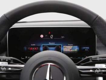 Mercedes-Benz GLC 220 d 4MATIC AMG Distronic AHK Panorama