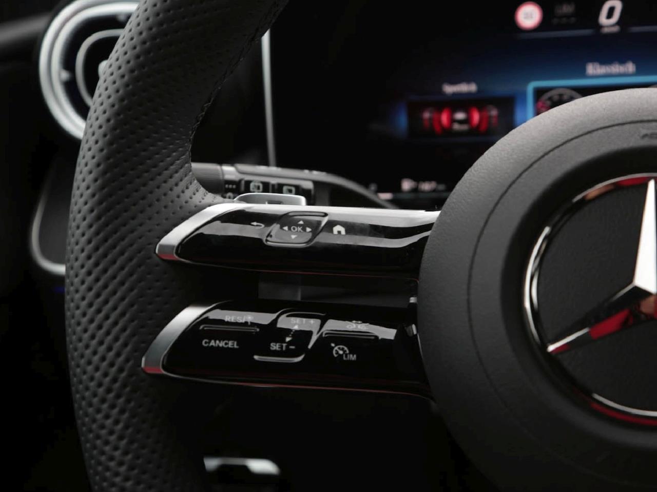 Mercedes-Benz GLC 220 d 4MATIC AMG Distronic AHK Panorama