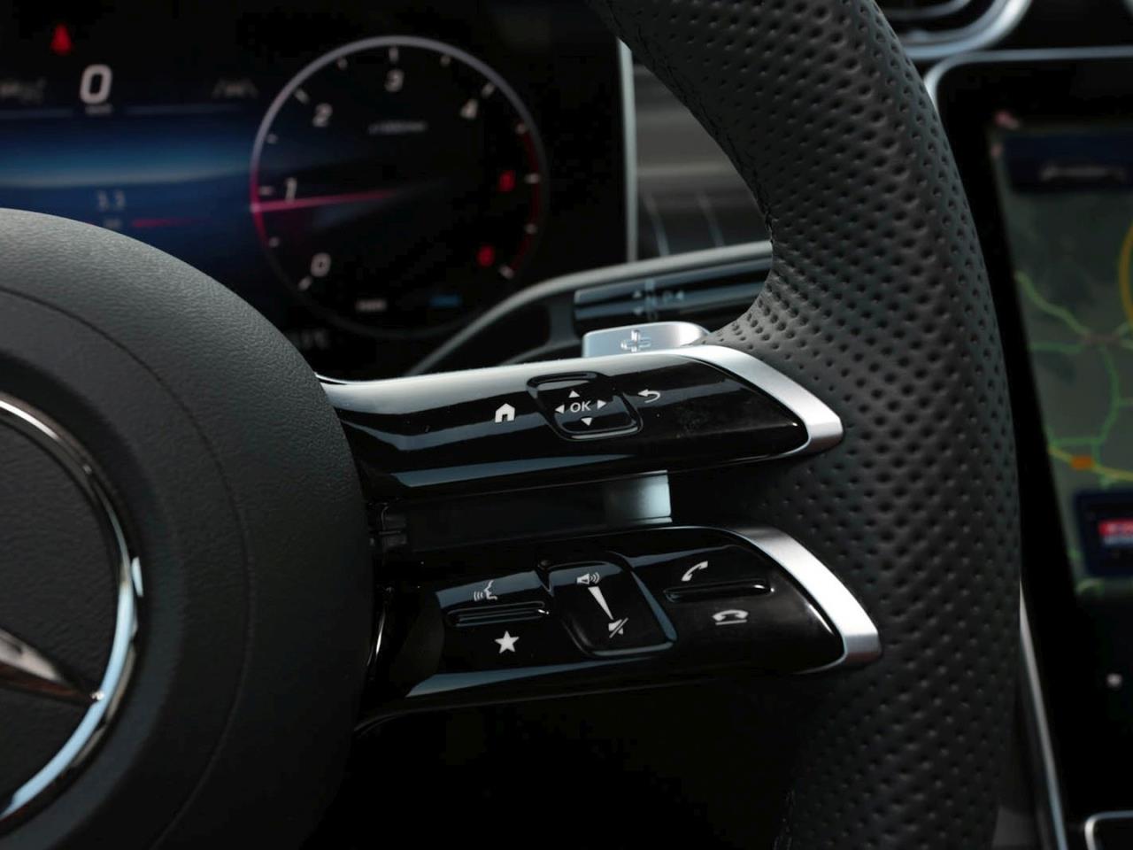 Mercedes-Benz GLC 220 d 4MATIC AMG Navi Panorama AHK Memory