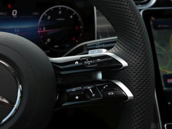 Mercedes-Benz GLC 220 d 4MATIC AMG Navi Panorama AHK Memory