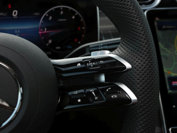 Mercedes-Benz GLC 220 d 4MATIC AMG Navi Panorama AHK Memory