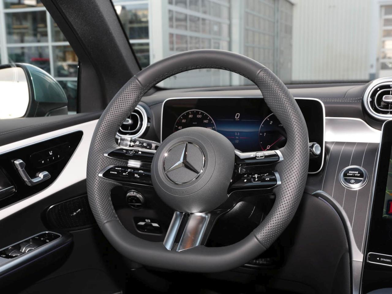 Mercedes-Benz GLC 220 d 4MATIC AMG Navi Panorama AHK Memory