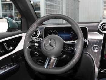 Mercedes-Benz GLC 220 d 4MATIC AMG Navi Panorama AHK Memory