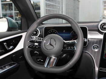 Mercedes-Benz GLC 220 d 4MATIC AMG Navi Panorama AHK Memory