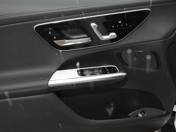 Mercedes-Benz GLC 300 d 4MATIC AMG Panorama 360° Distronic AHK