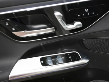 Mercedes-Benz GLC 300 d 4MATIC AMG Panorama 360° Distronic AHK