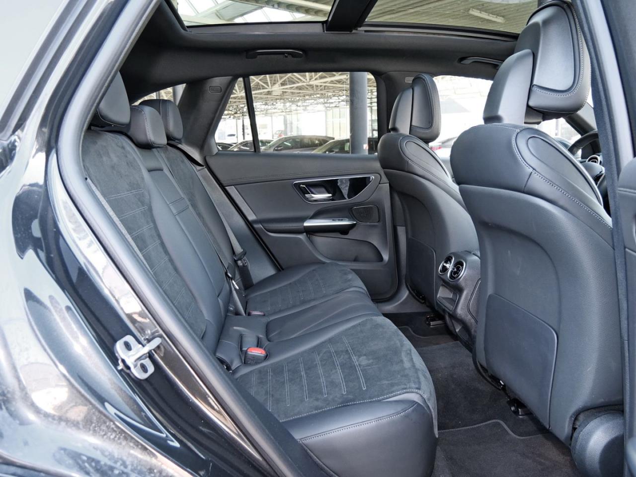 Mercedes-Benz GLC 300 e 4M AMG Navi Panorama Memory AHK 360°