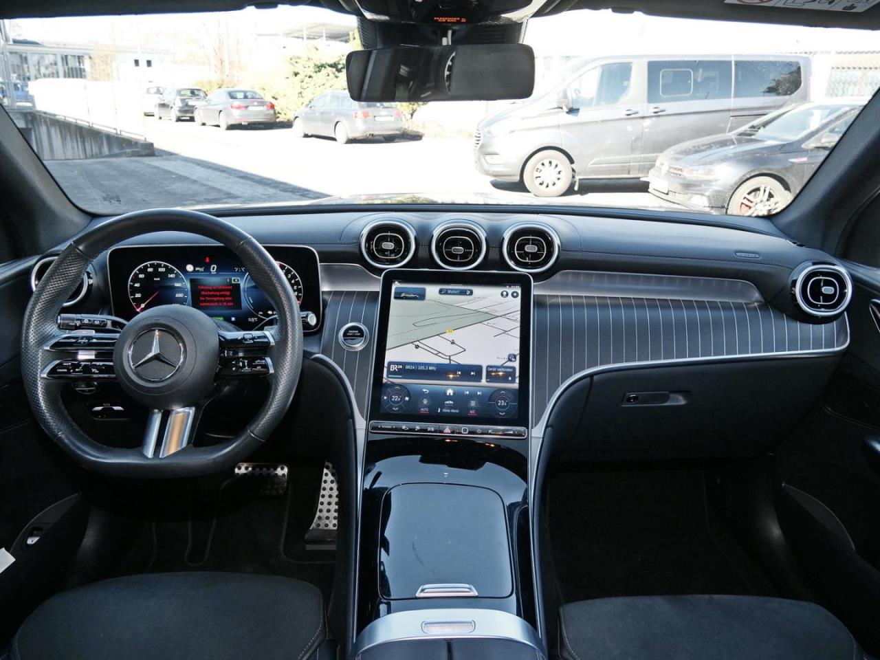 Mercedes-Benz GLC 300 e 4M AMG Navi Panorama Memory AHK 360°