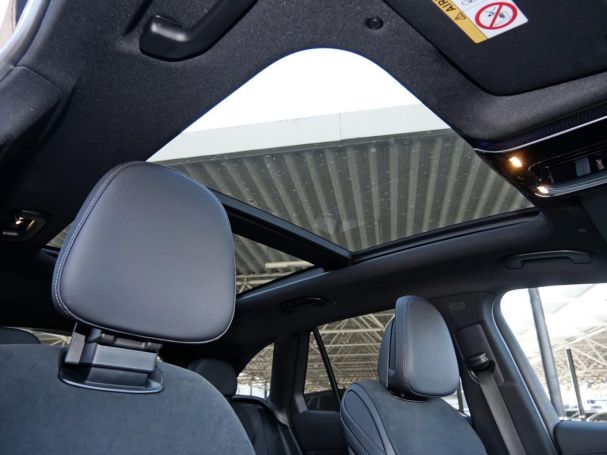 Mercedes-Benz GLC 300 e 4M AMG Navi Panorama Memory AHK 360°