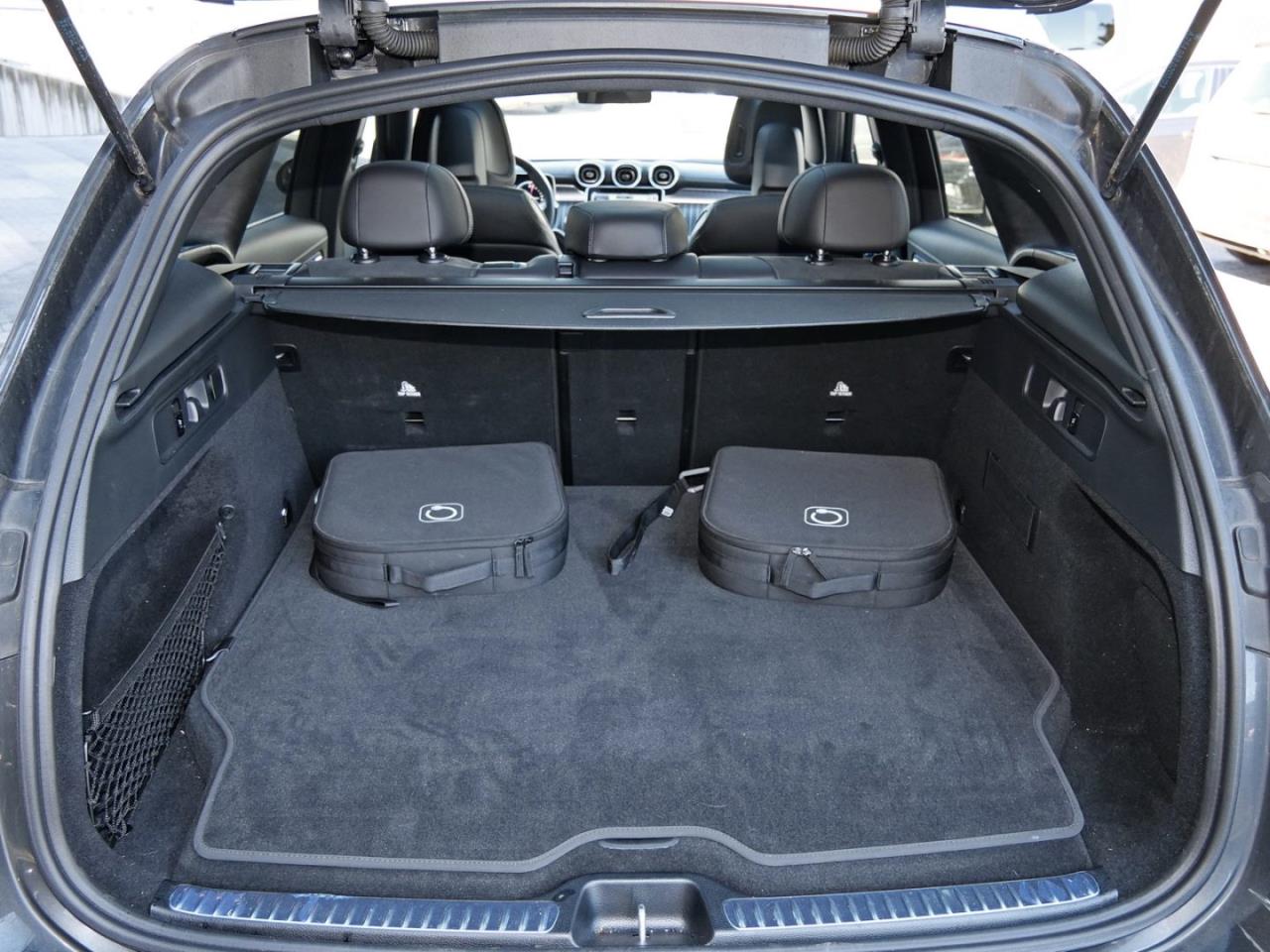 Mercedes-Benz GLC 300 e 4M AMG Navi Panorama Memory AHK 360°