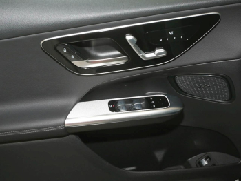 Mercedes-Benz GLC 300 e 4M Avantgarde Memory Kamera EasyP AHK