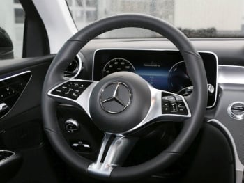 Mercedes-Benz GLC 300 e 4MATIC Avantgarde MBUX Navi Prem 360°