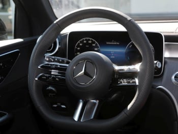 Mercedes-Benz GLC 300 e 4MATIC AMG Night MBUX Distronic AHK
