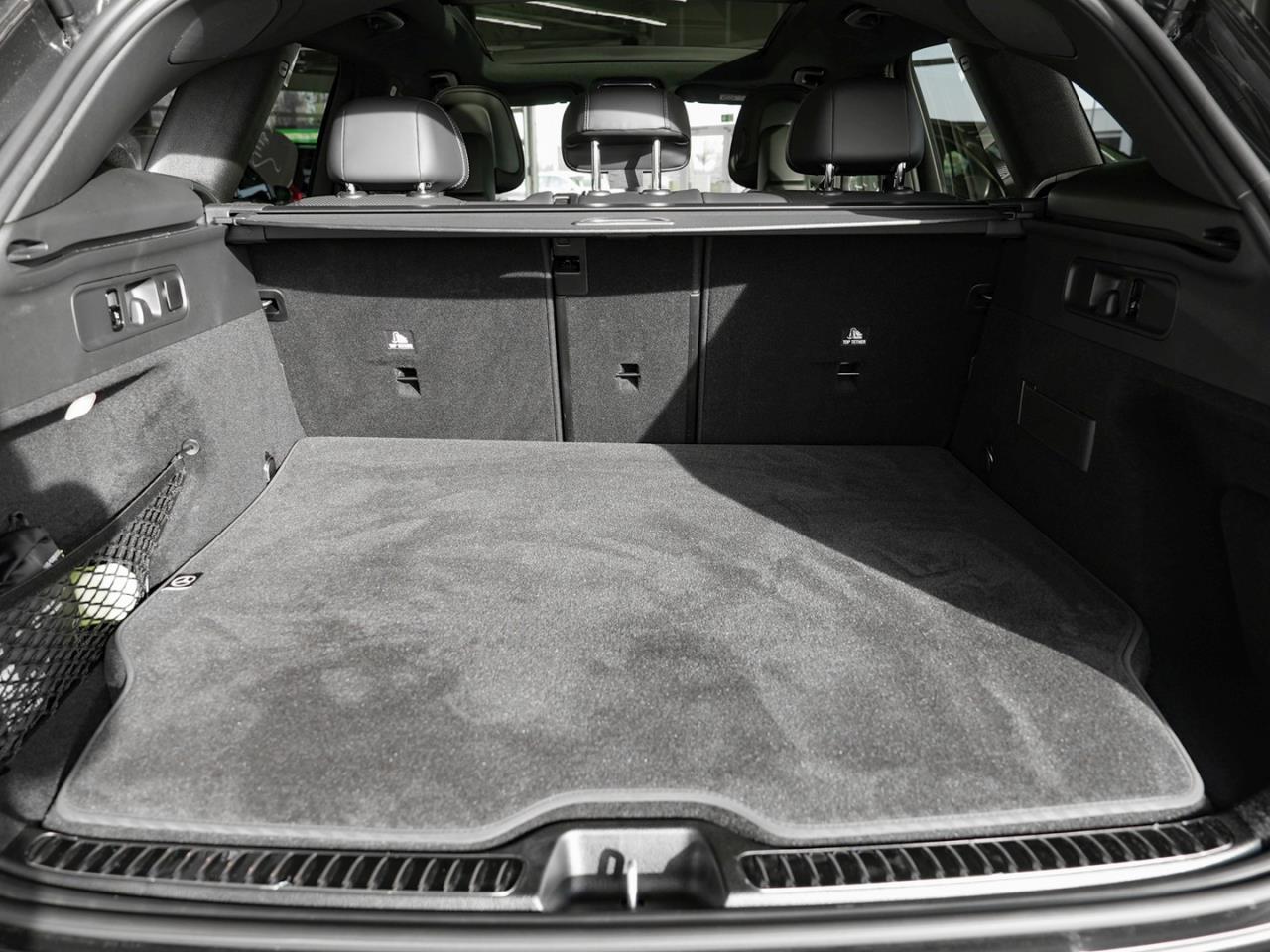 Mercedes-Benz GLC 63 AMG S E PERFORMANCE Night Panorama 360°