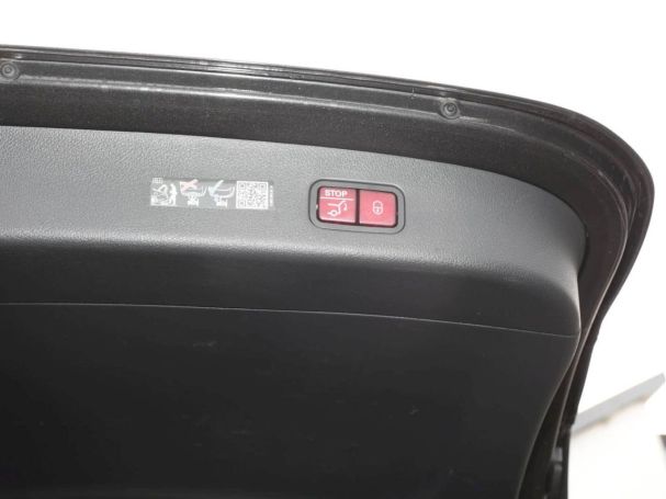 Mercedes-Benz GLC 63 AMG S E PERFORMANCE Night Panorama 360°