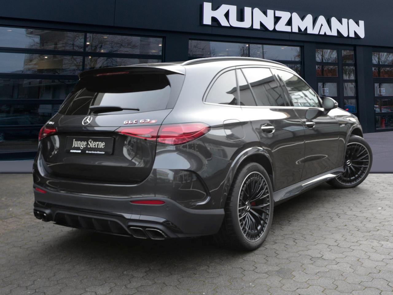 Mercedes-Benz GLC 63 AMG S E PERFORMANCE Night Panorama 360°