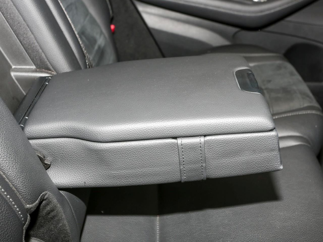 Mercedes-Benz GLE 300 d 4M AMG Night Panorama AHK Memory 7-Si