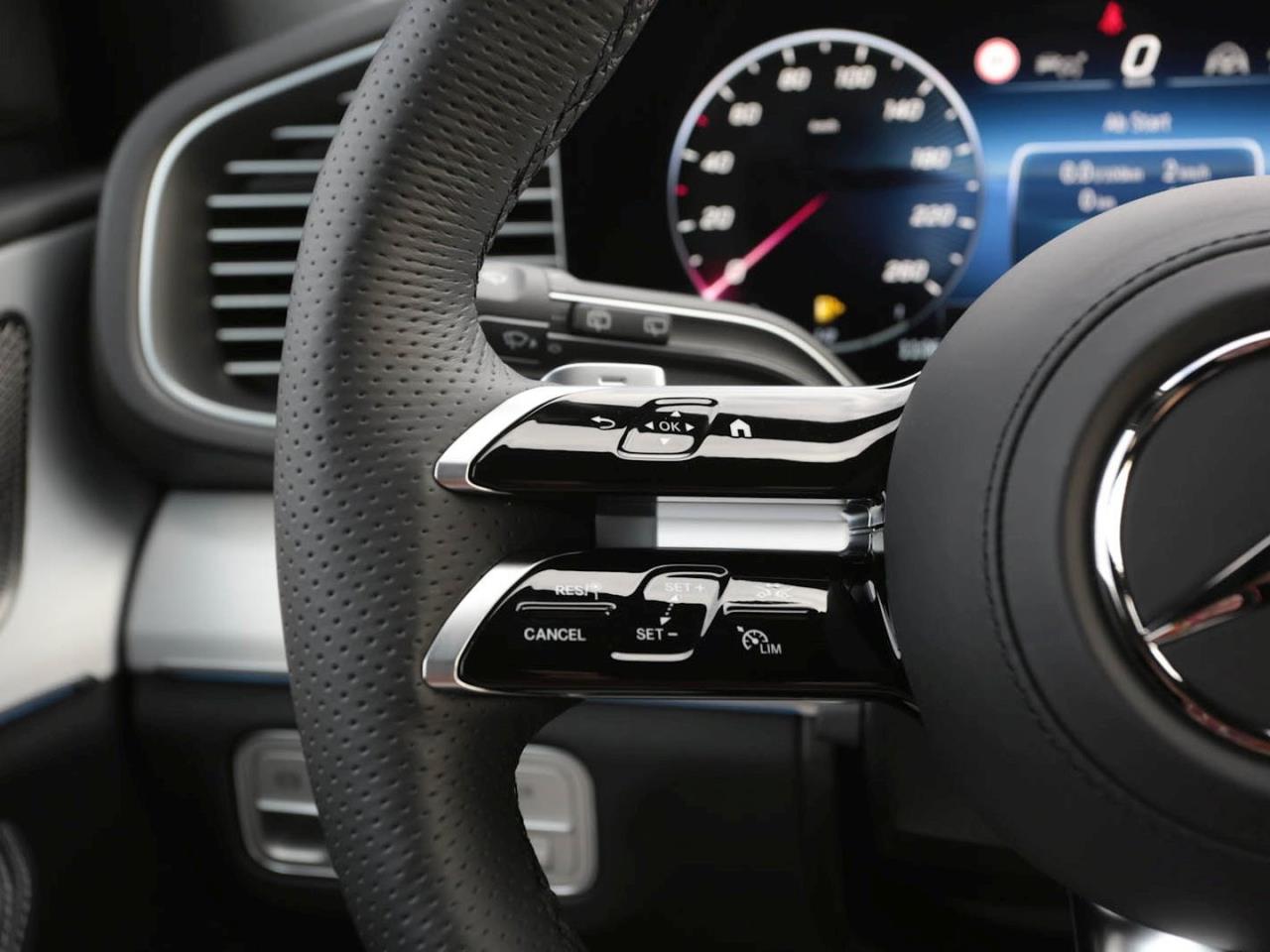 Mercedes-Benz GLE 400 e 4MATIC AMG Distronic Panorama 360° AHK