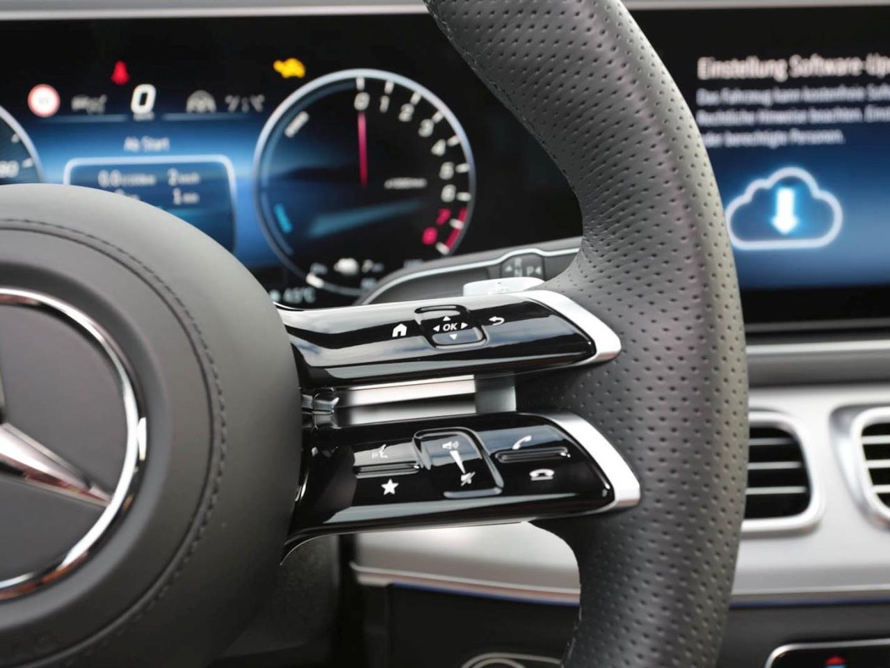 Mercedes-Benz GLE 400 e 4MATIC AMG Distronic Panorama 360° AHK