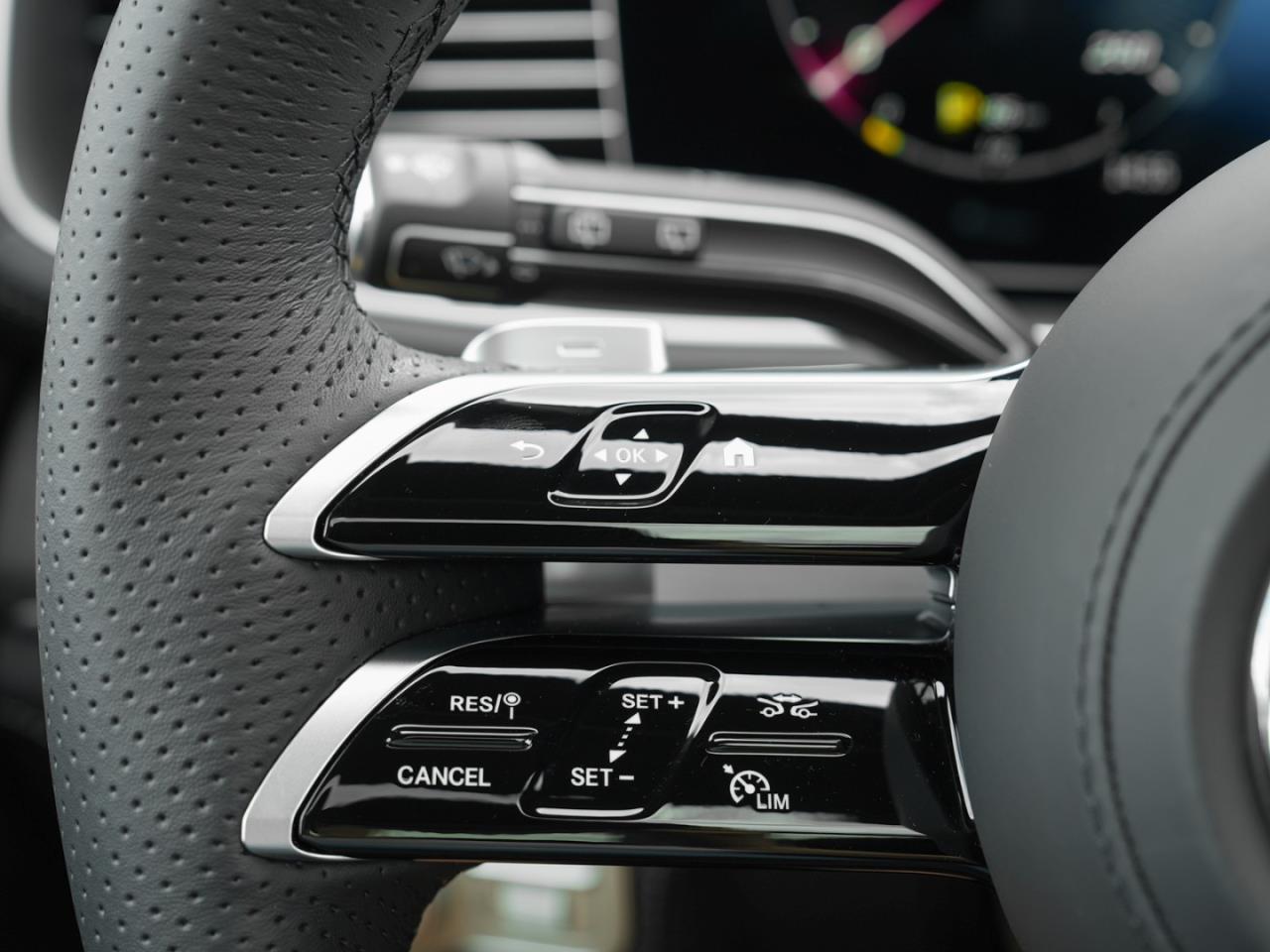 Mercedes-Benz GLE 450 d 4MATIC AMG Night Panorama SHZ-FOND AHK