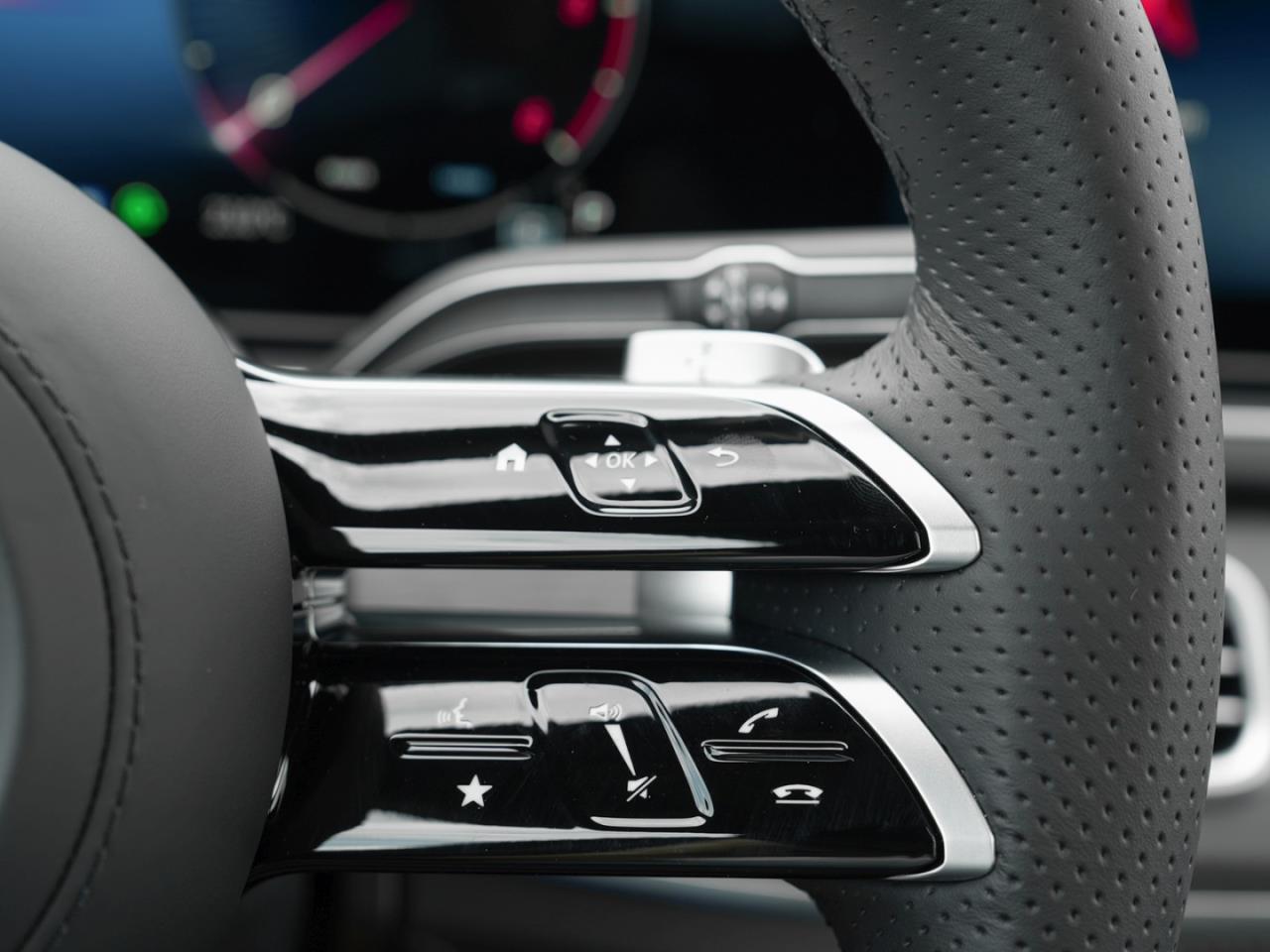 Mercedes-Benz GLE 450 d 4MATIC AMG Night Panorama SHZ-FOND AHK