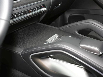 Mercedes-Benz GLE 450 d 4MATIC AMG Night MBUX Panorama 360° AHK Mercedes-Benz GLE 450 d 4MATIC AMG Night MBUX Panorama 360° AHK