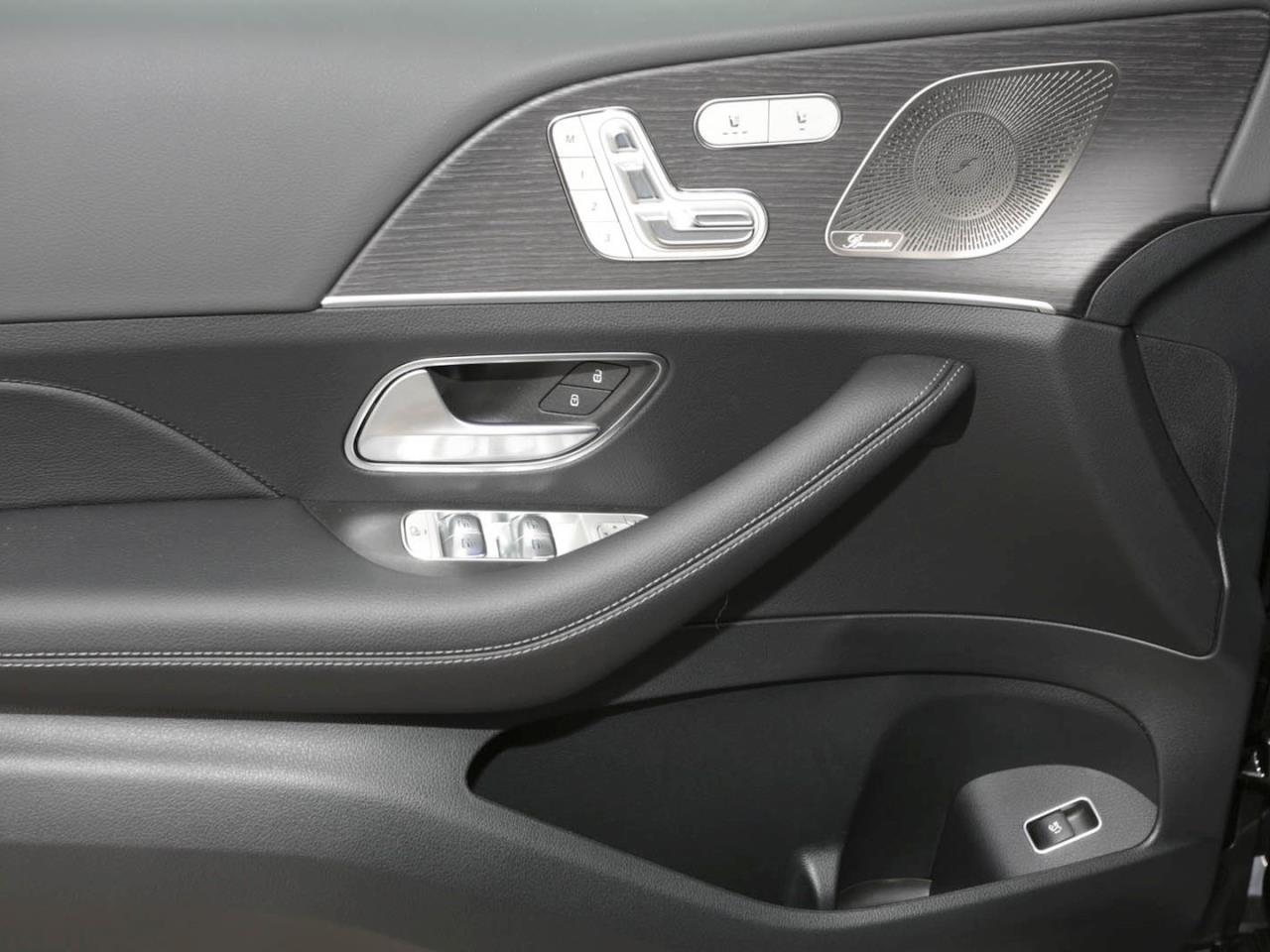 Mercedes-Benz GLE 450 d 4MATIC AMG Night MBUX Panorama 360° AHK Mercedes-Benz GLE 450 d 4MATIC AMG Night MBUX Panorama 360° AHK