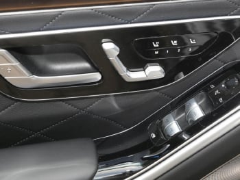 Mercedes-Benz S 580 e lang AMG Night Panorama Multikontursitze
