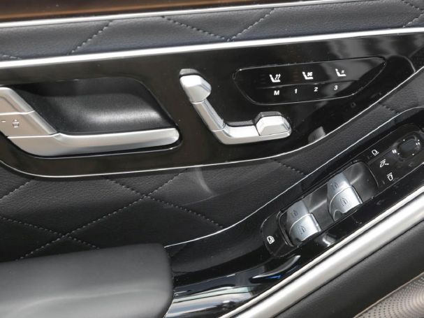 Mercedes-Benz S 580 e lang AMG Night Panorama Multikontursitze Mercedes-Benz S 580 e lang AMG Night Panorama Multikontursitze
