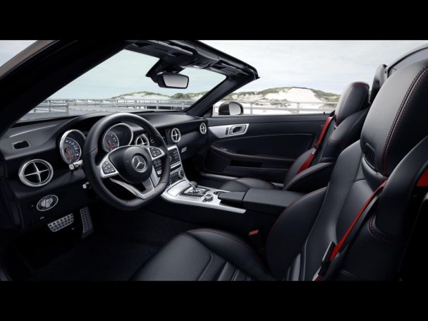 Mercedes-Benz SLC 250 d Navi Panorama Airscarf Totwinkel-Assist