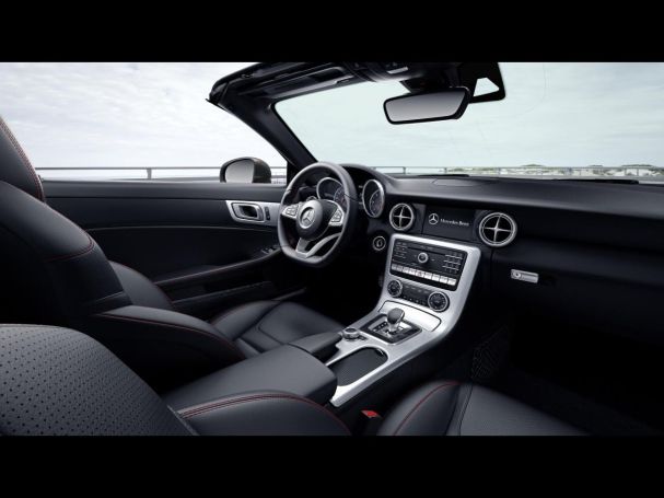 Mercedes-Benz SLC 250 d Navi Panorama Airscarf Totwinkel-Assist