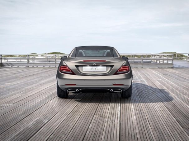 Mercedes-Benz SLC 250 d Navi Panorama Airscarf Totwinkel-Assist